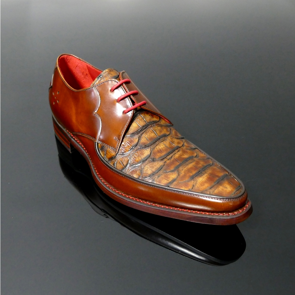 Harrison 'Get Back' - Apron front gibson